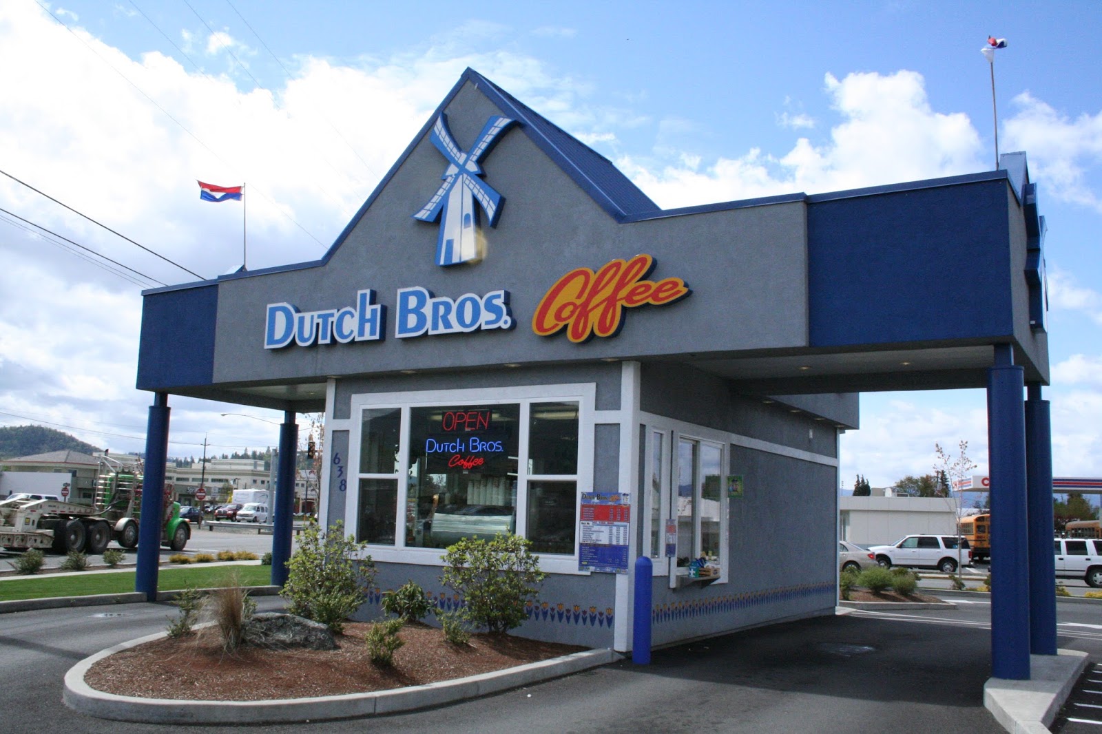 Dutch Bros Opens in Reno Parc Forêt at Montrêux